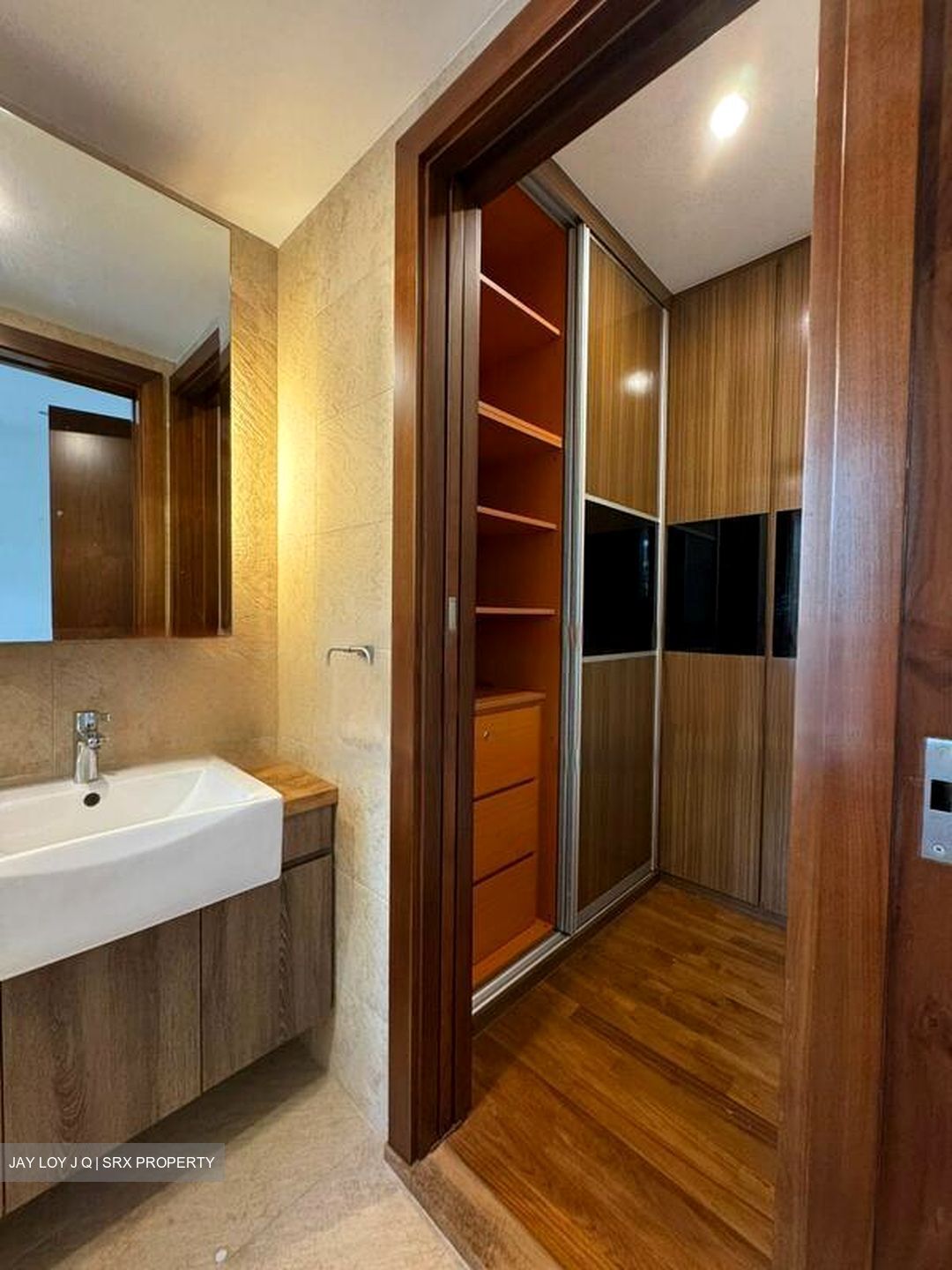 Holland Link (D10), Terrace #605631831